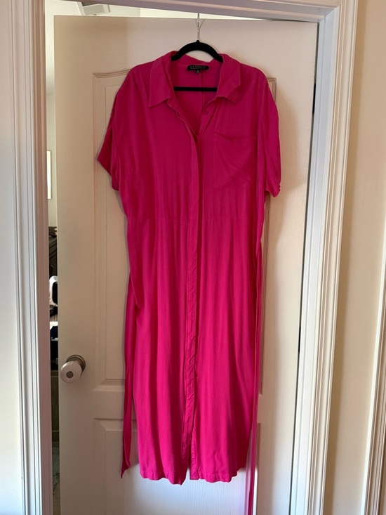 Eloquii Dresses & Skirts - Eloquii Hot Pink Shirt Dress w/Keyhole Back
